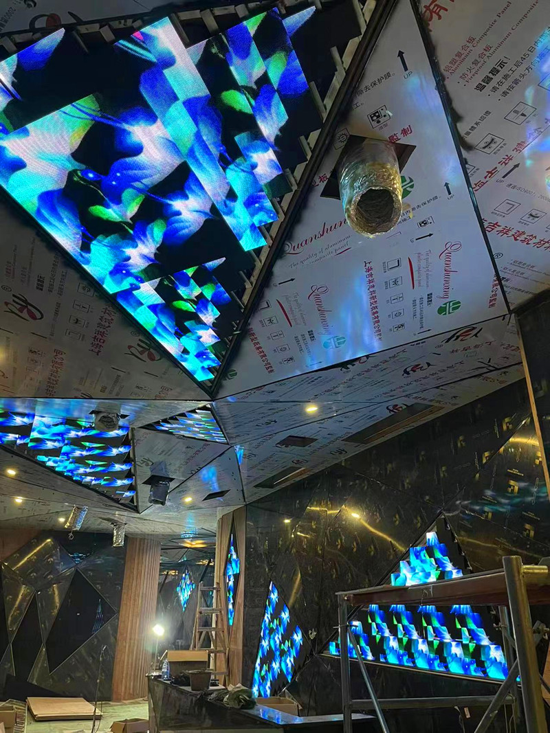 LED顯示屏室內(nèi)氛圍屏助力韶關(guān)UND酒吧升級工程完工